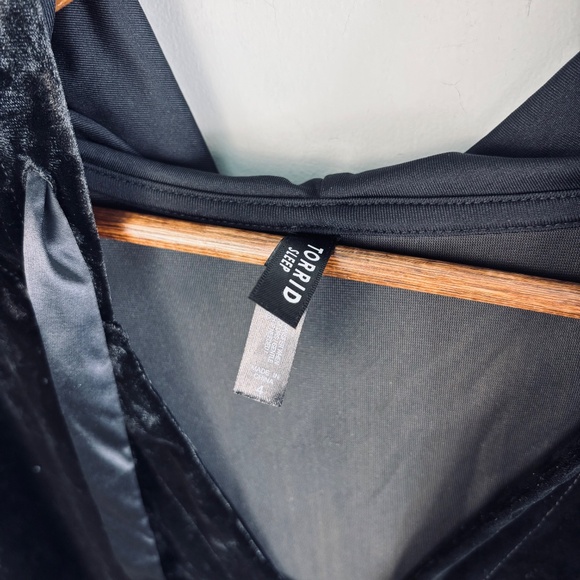 Torrid Velour Hooded Long Sleeve Mini Lounge Gown Size 4X - Picture 4 of 5